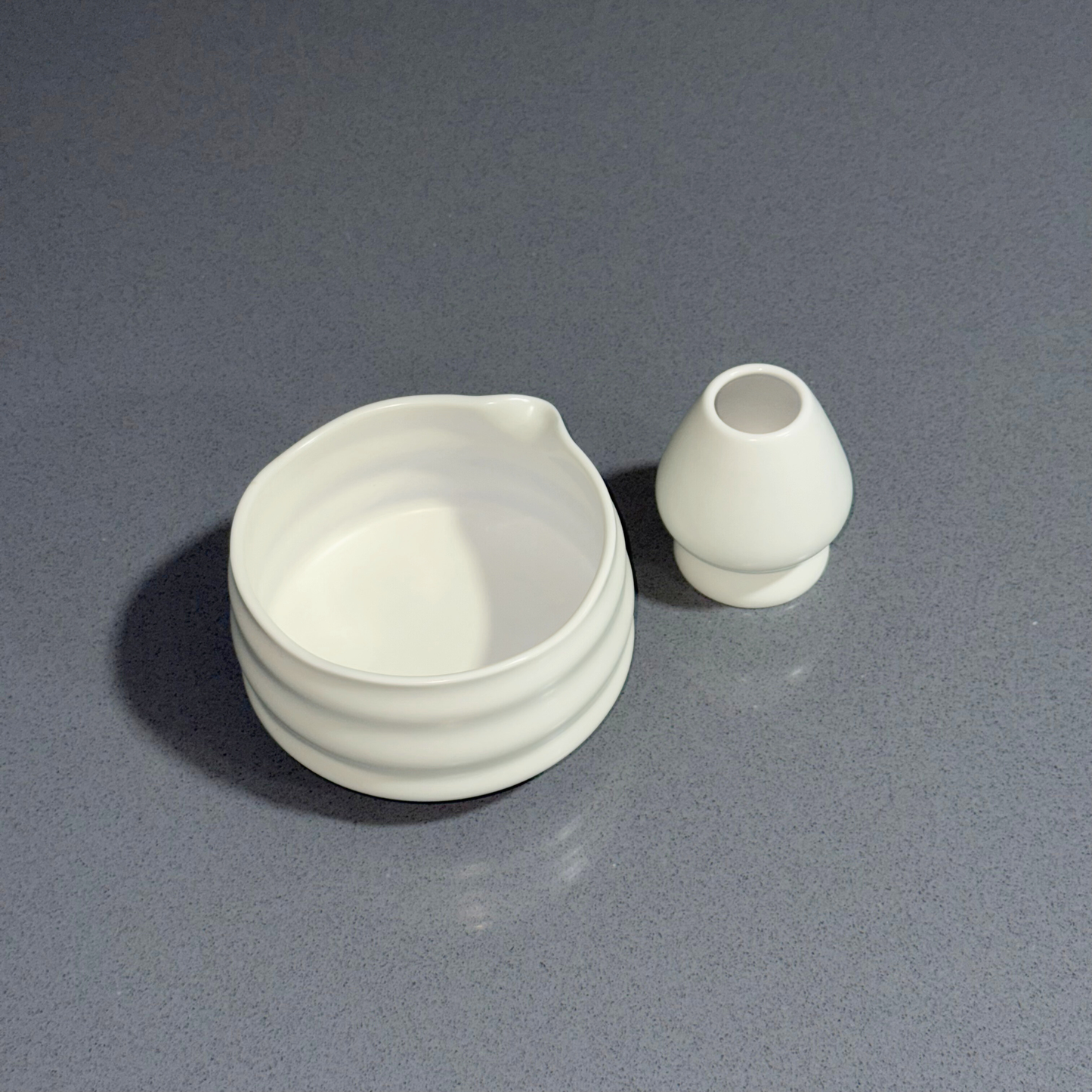 Utensilios de cerámica para el té matcha