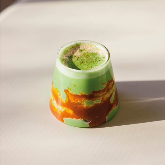 Cómo preparar un Ice Matcha con sirope de banana — una receta refrescante y natural de RICCO