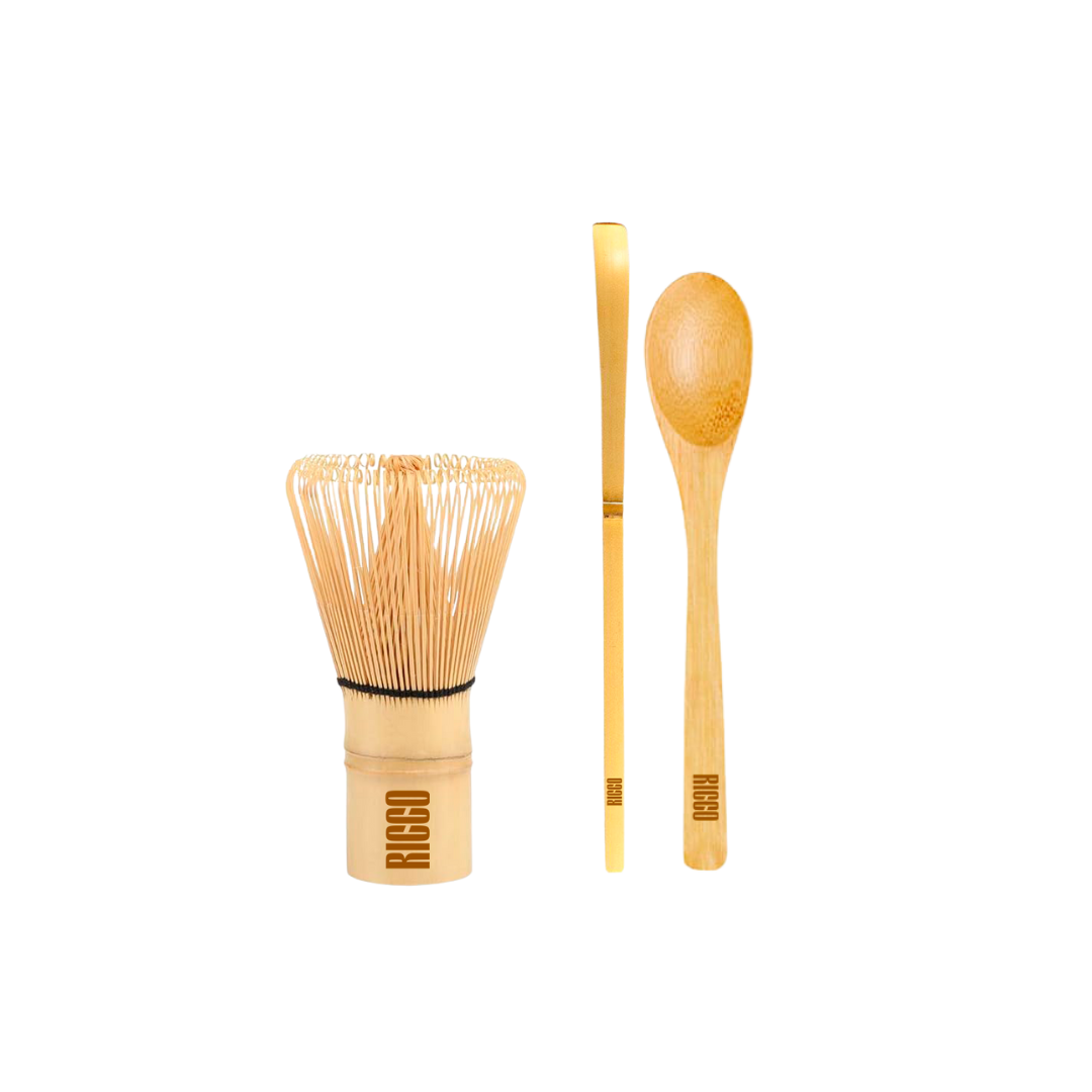 Utensilios de bambú para preparar té matcha